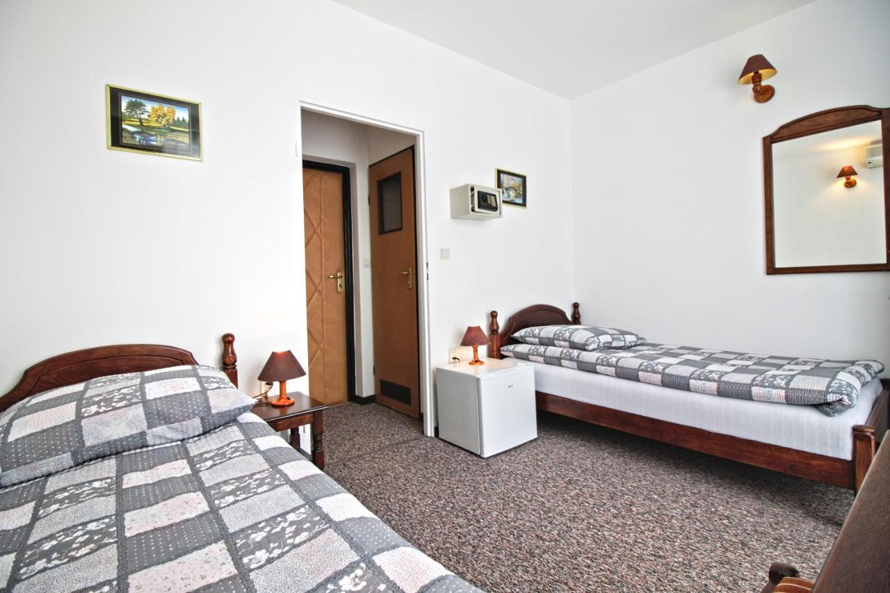 Motel Na Zbojeckiej Skawa Esterno foto