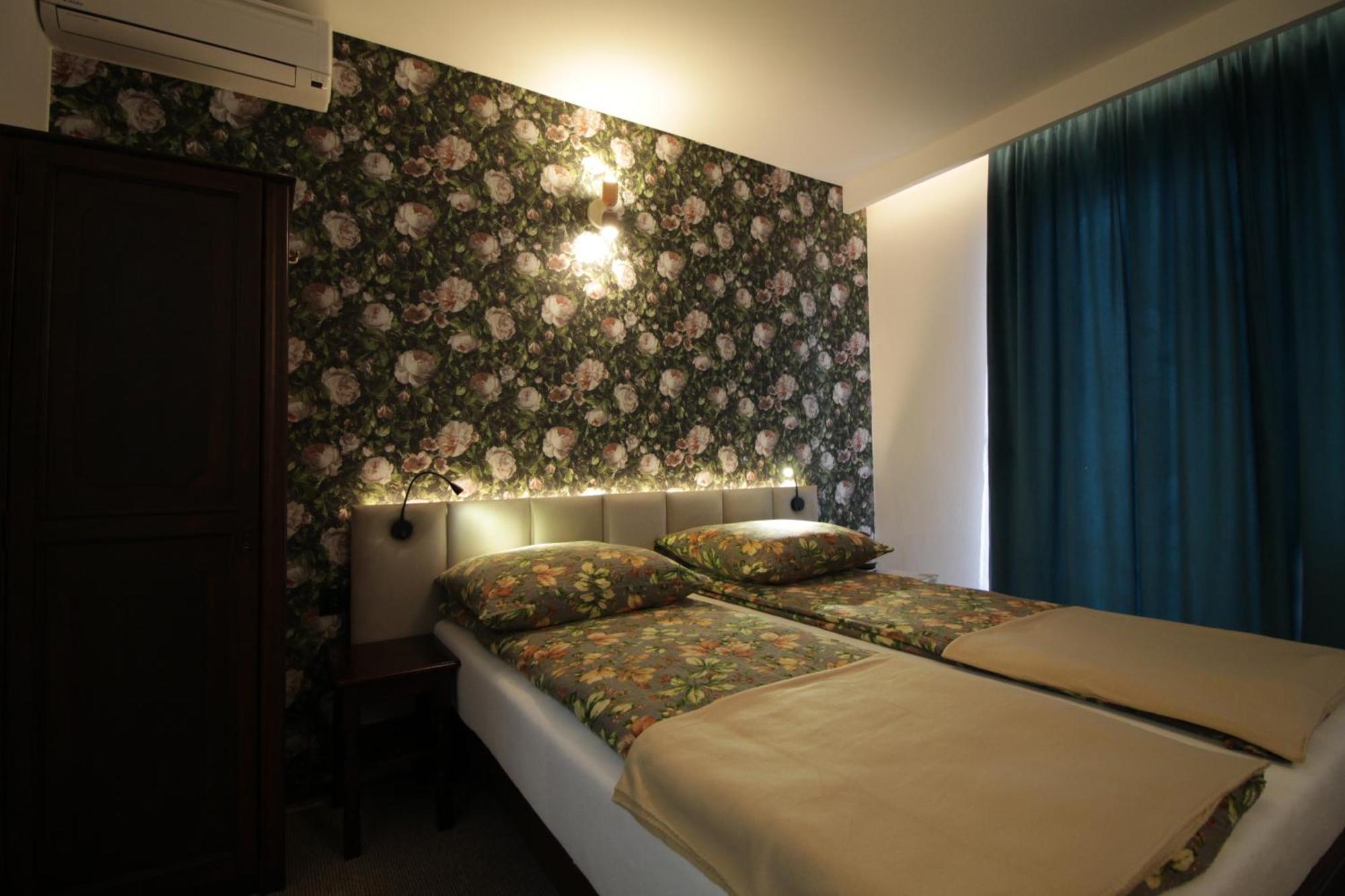Motel Na Zbojeckiej Skawa Esterno foto