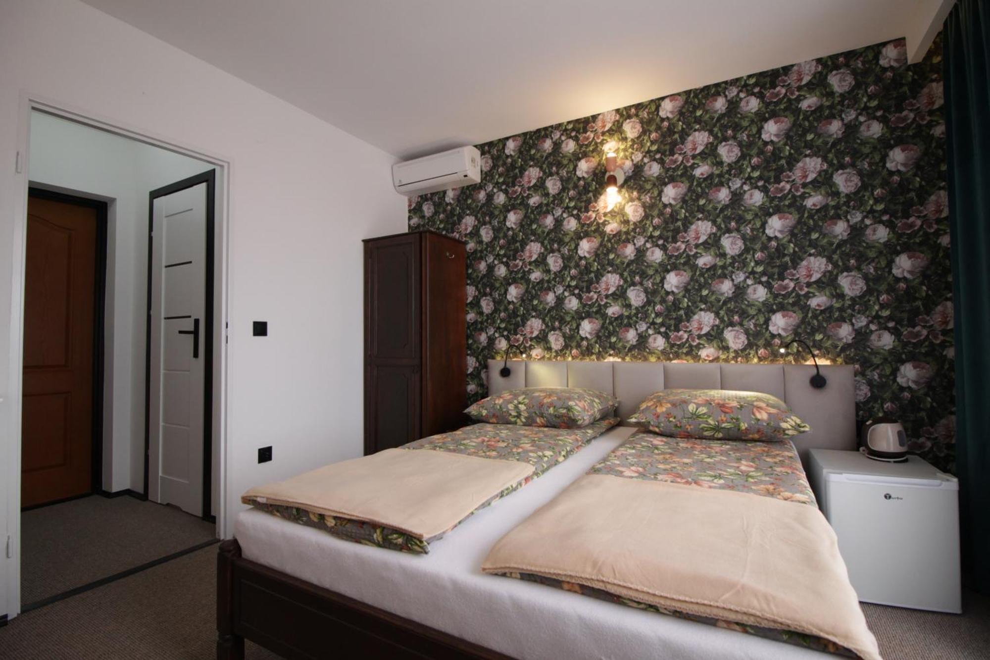 Motel Na Zbojeckiej Skawa Esterno foto